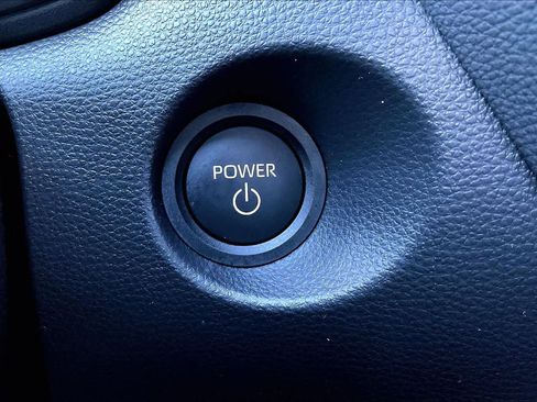 Used 2026 Toyota Corolla Cross SE image 34