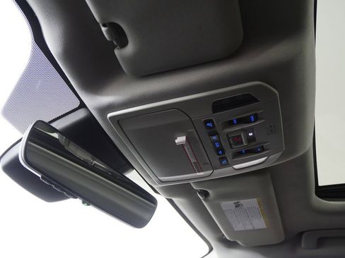 Used 2022 Toyota Highlander XLE image 27