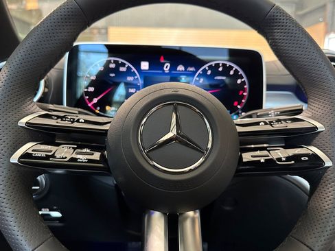 New 2025 Mercedes-Benz C 300 4MATIC Sedan image 28