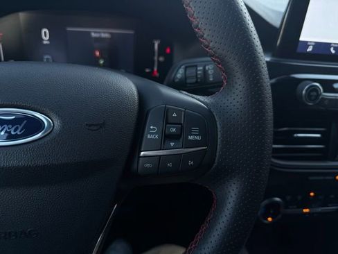 Used 2025 Ford Escape ST-Line image 25