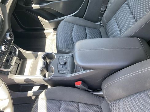 Used 2023 GMC Terrain SLE w/ Driver Convenience Package AWD/4WD image 17
