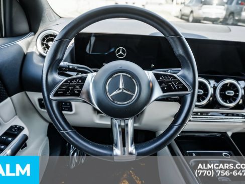Used 2025 Mercedes-Benz GLA 250 4MATIC image 31
