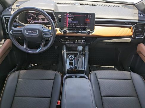 Certified 2025 GMC Canyon AT4 w/ AT4 Premium Package AWD/4WD image 15