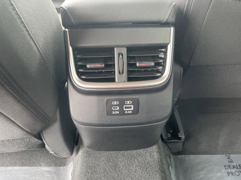 Used 2023 Subaru Outback Premium AWD/4WD image 12