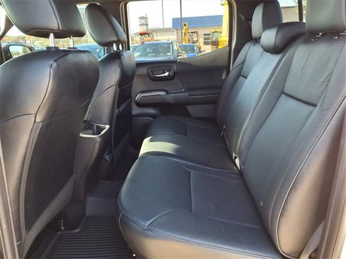 Used 2021 Toyota Tacoma TRD Sport image 9