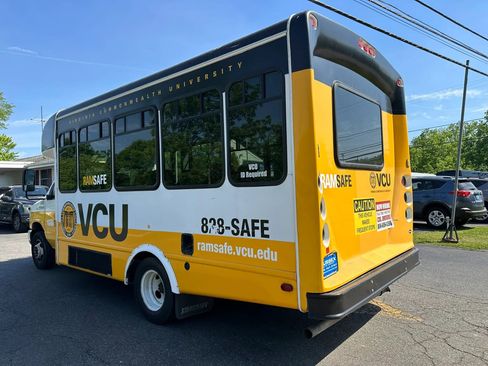 Used 2013 Ford E-450 and Econoline 450 Super Duty w/ Shuttle Bus Prep Pkg RWD image 6