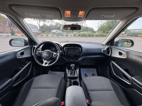 Used 2021 Kia Soul LX FWD image 23
