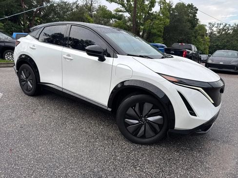 Used 2023 Nissan Ariya AWD image 6