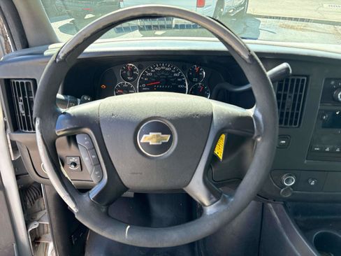Used 2014 Chevrolet Express 1500 RWD image 12