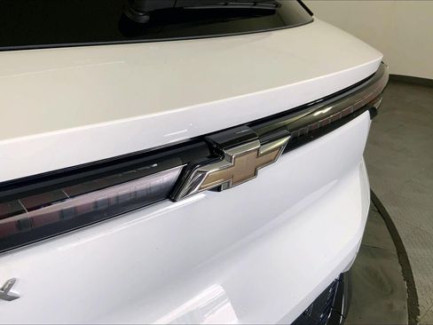 Used 2025 Chevrolet Equinox EV LT FWD image 29