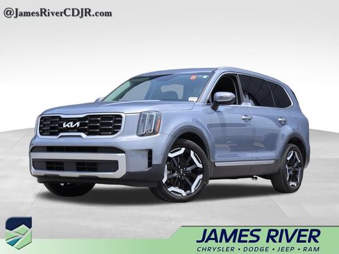 Used 2023 Kia Telluride S AWD/4WD image 1