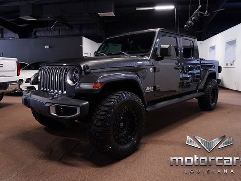 Used 2020 Jeep Gladiator Overland image 3