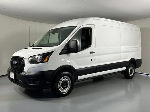 Used 2025 Ford Transit 250 148 Medium Roof RWD image 3