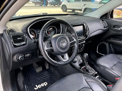 Used 2018 Jeep Compass Limited image 18