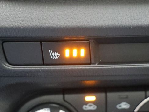 Used 2018 MAZDA MAZDA3 Touring image 24