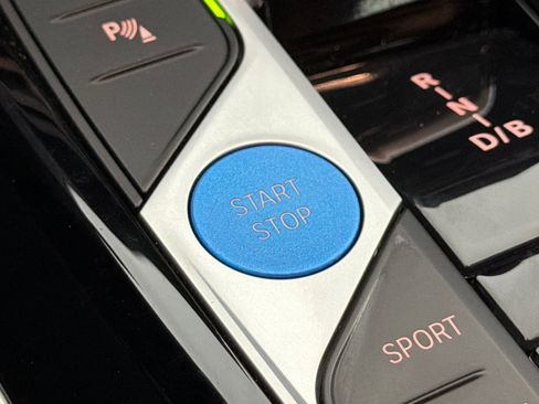 Used 2023 BMW i4 eDrive35 RWD image 17