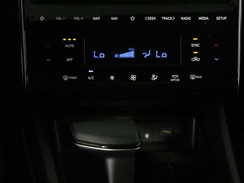 Used 2024 Hyundai Santa Cruz SEL w/ Activity Package FWD image 21