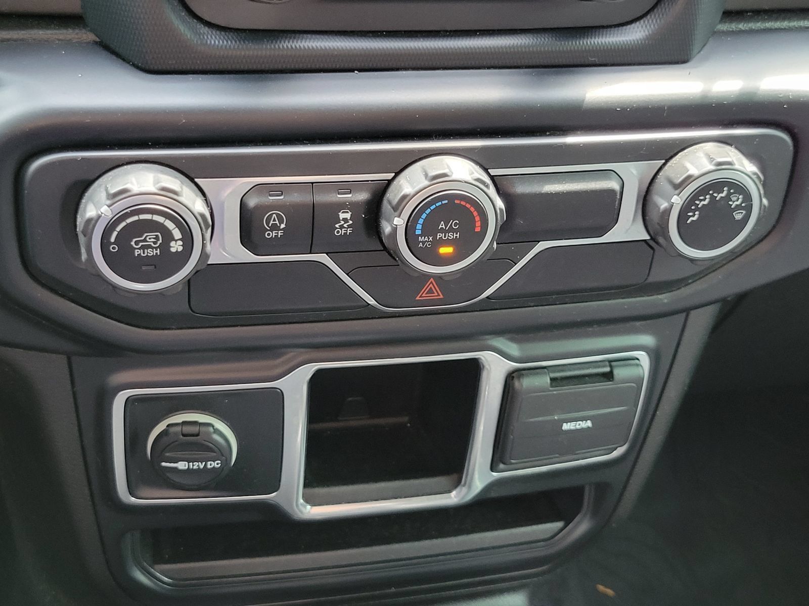 Used 2019 Jeep Wrangler Unlimited Sport AWD/4WD image 23