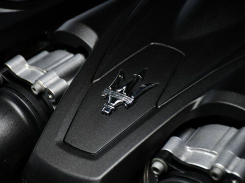 Used 2017 Maserati Quattroporte GTS GranSport RWD image 18