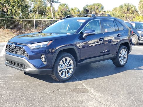 Used 2025 Toyota RAV4 XLE Premium image 8