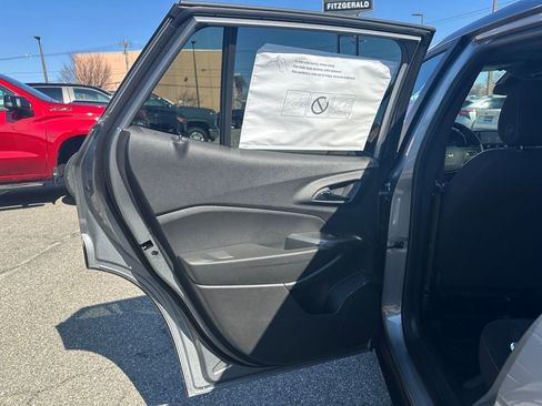 New 2026 Chevrolet Trax RS w/ Sunroof Package image 10
