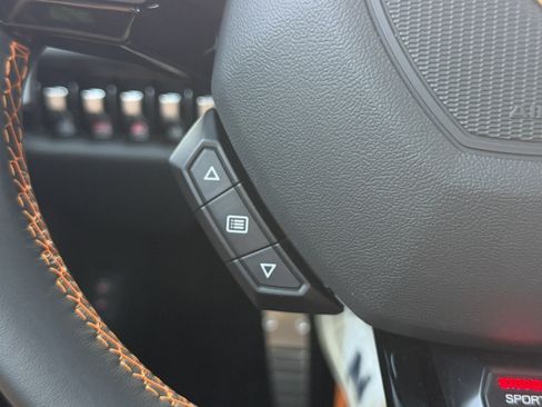 Used 2023 Lamborghini Huracan EVO RWD image 26