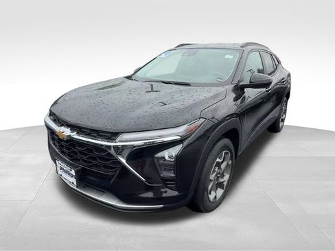 Certified 2024 Chevrolet Trax LT FWD image 2