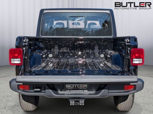 New 2026 Jeep Gladiator Sport AWD/4WD image 13