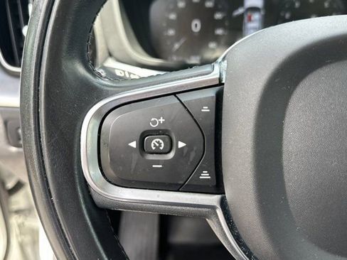 Used 2020 Volvo XC60 T5 Momentum w/ Protection Package AWD/4WD image 27