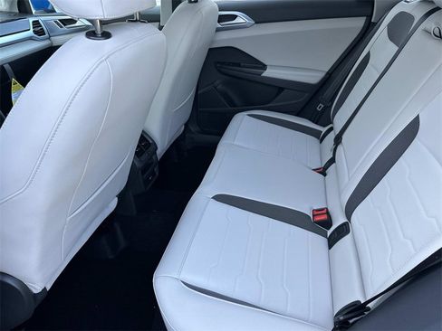 New 2025 Volkswagen Taos SE image 19