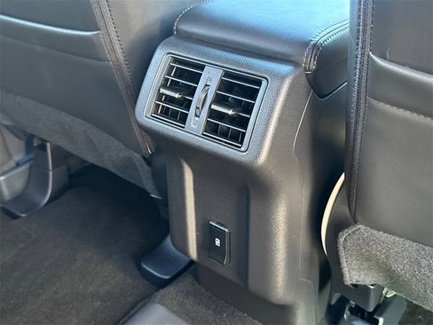 Used 2020 Mitsubishi Outlander SEL image 17