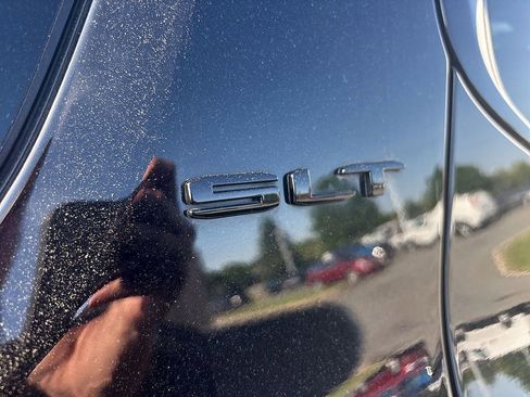 Used 2023 GMC Acadia SLT w/ Elevation Edition AWD/4WD image 7