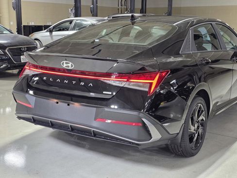 New 2026 Hyundai Elantra Sport image 9