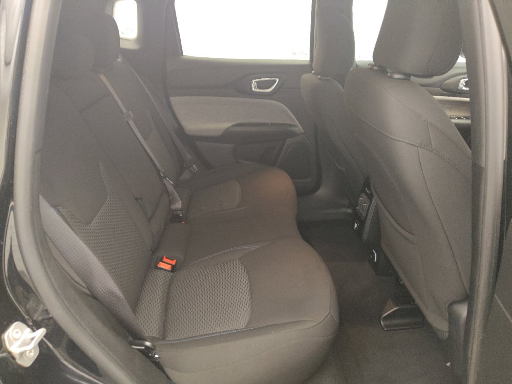 Used 2025 Jeep Compass Sport AWD/4WD image 19