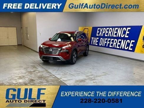 Used 2025 Nissan Rogue SL FWD image 4