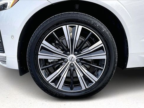 Certified 2023 Volvo XC60 B6 Ultimate w/ Climate Package image 34