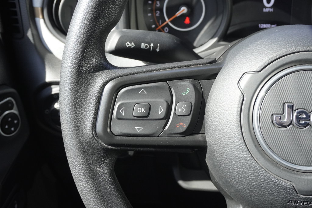 Used 2025 Jeep Gladiator Sport AWD/4WD image 12
