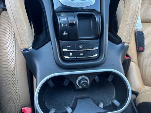 Used 2017 Porsche Cayenne S AWD/4WD image 26