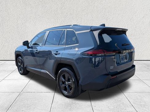 Used 2026 Toyota RAV4 LE AWD/4WD image 5
