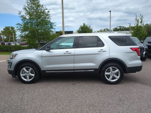 Used 2016 Ford Explorer XLT w/ Equipment Group 202A AWD/4WD image 3