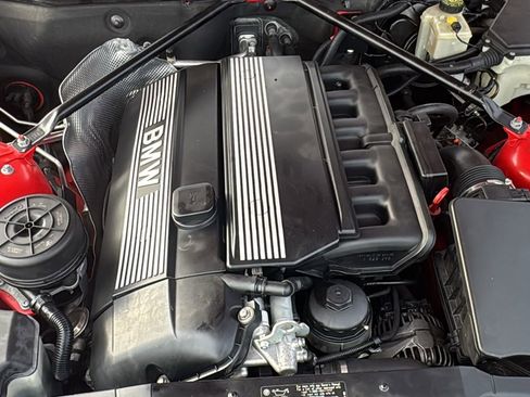 Used 2005 BMW Z4 2.5i image 28