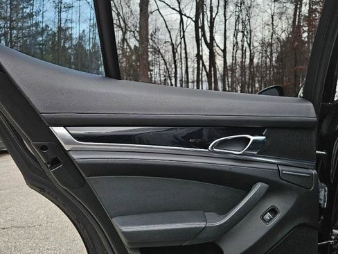Used 2012 Porsche Panamera 4 image 19