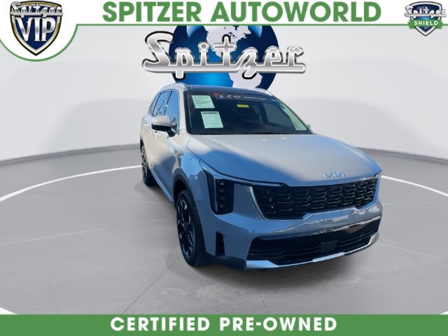 Certified 2025 Kia Sorento EX w/ Panoramic Sunroof Package AWD/4WD image 2