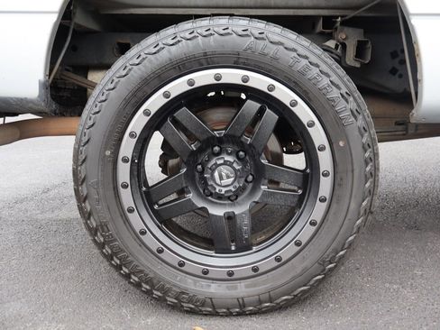 Used 2010 Ford F150 XLT image 40