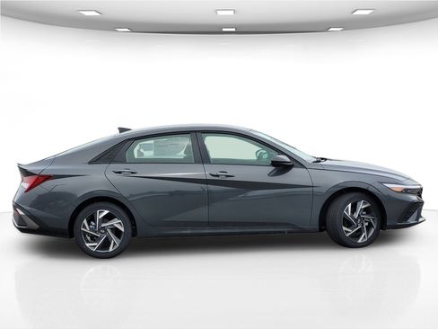 New 2025 Hyundai Elantra SEL w/ Cargo Package image 9