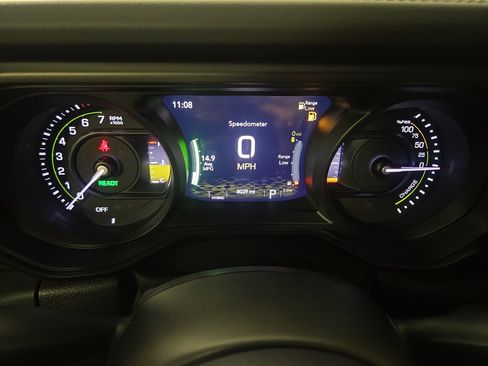 Certified 2024 Jeep Wrangler Unlimited Sahara w/ Safety Group AWD/4WD image 18