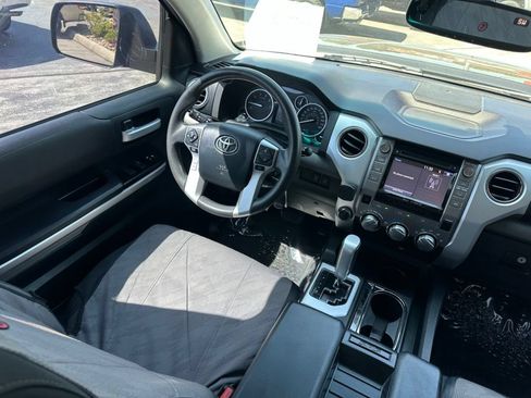 Used 2015 Toyota Tundra SR5 w/ SR5 Upgrade Package AWD/4WD image 27