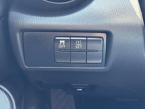 Used 2016 MAZDA MX-5 Miata Sport image 18