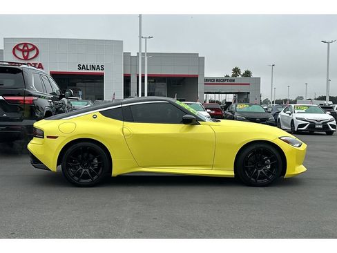 Used 2024 Nissan Z Sport w/ Floor Mat Package RWD image 3