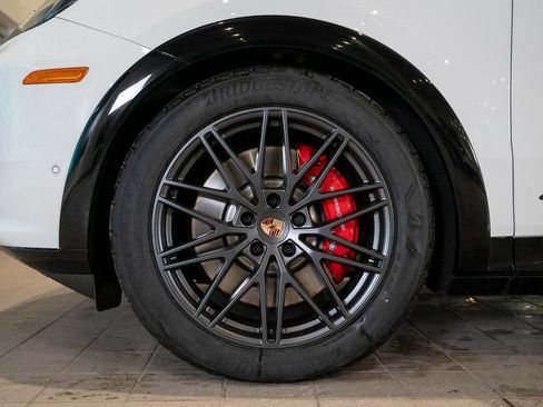 New 2026 Porsche Cayenne GTS AWD/4WD image 11